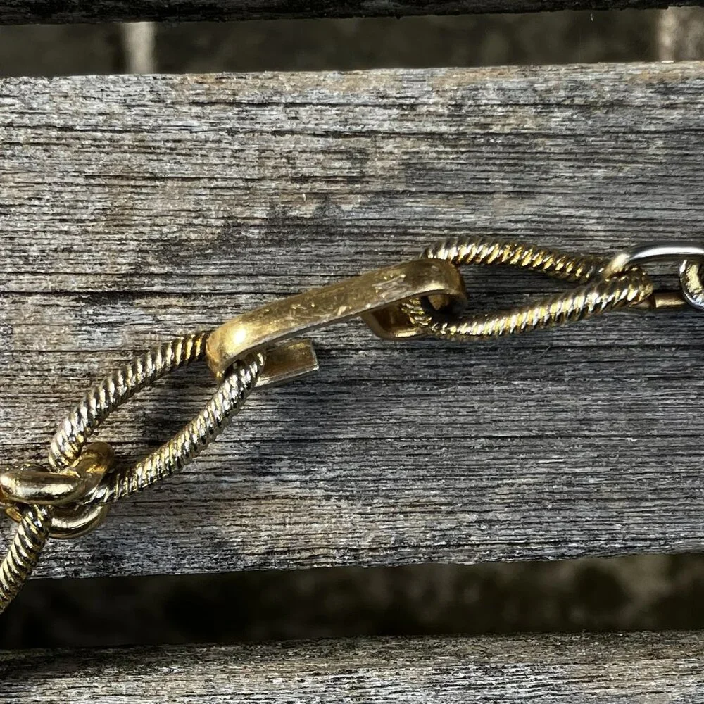 🌟Vintage Gold-Tone Chain Link and Swirl Disc Belt or Necklace